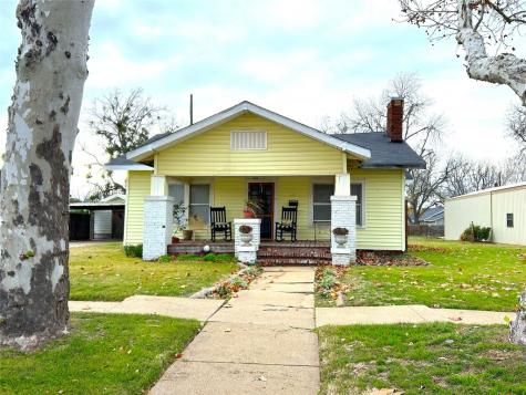 812 Virginia Street Graham TX 76450