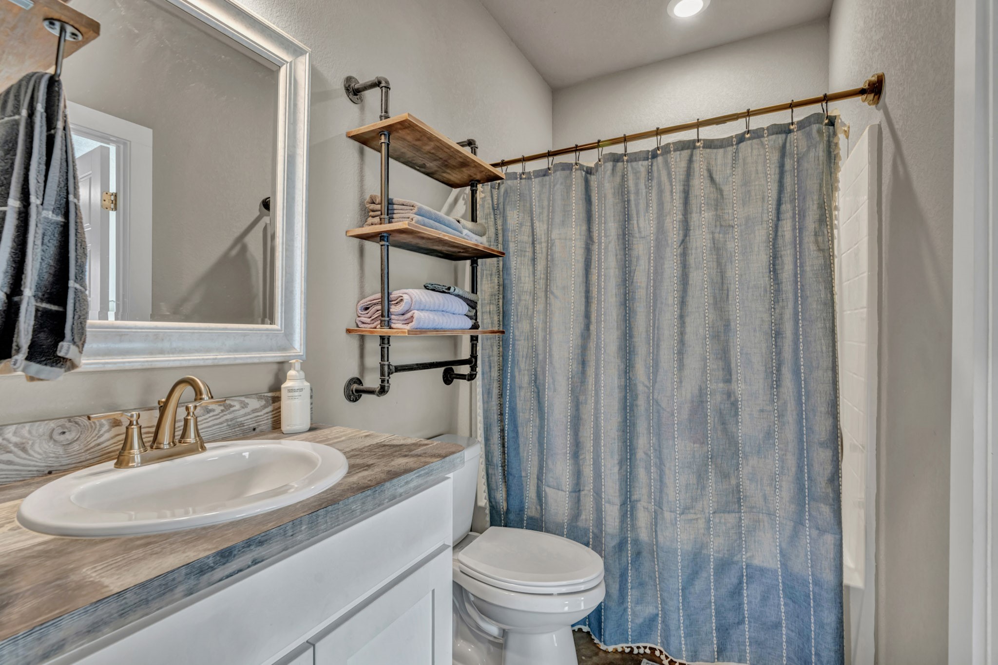 609 N Cummings Drive Alvarado TX 76009