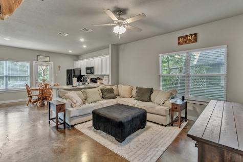 609 N Cummings Drive Alvarado TX 76009