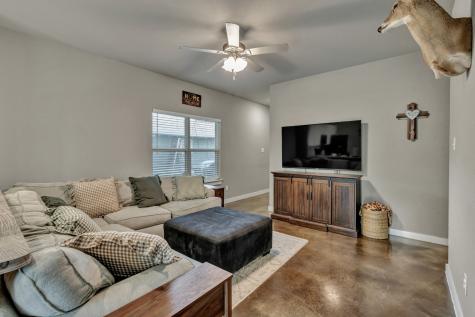 609 N Cummings Drive Alvarado TX 76009