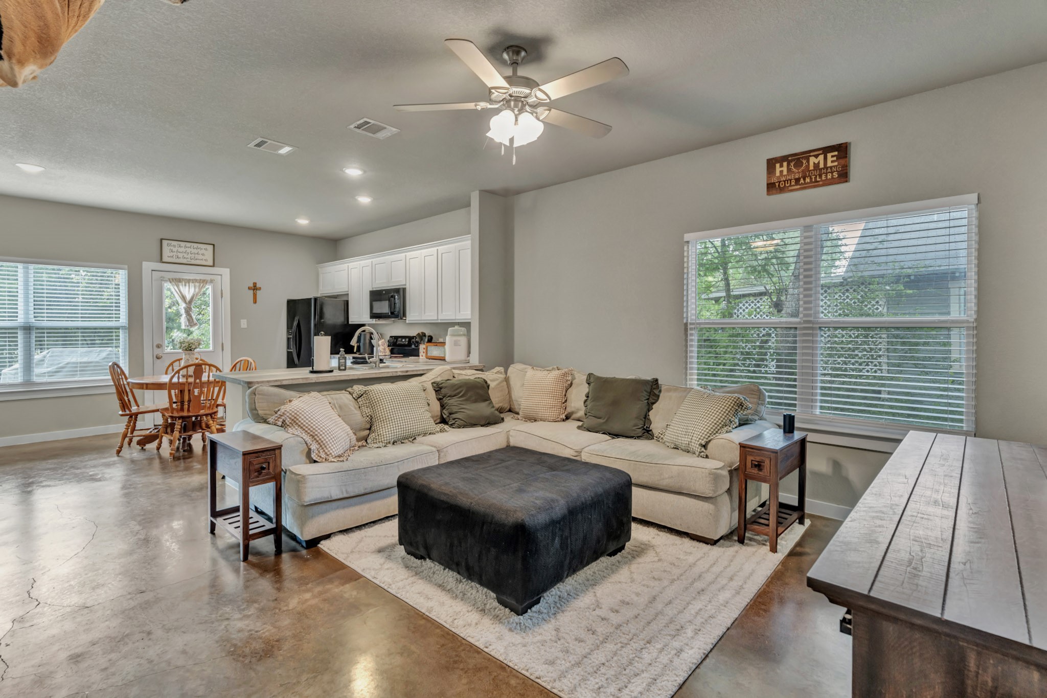 609 N Cummings Drive Alvarado TX 76009