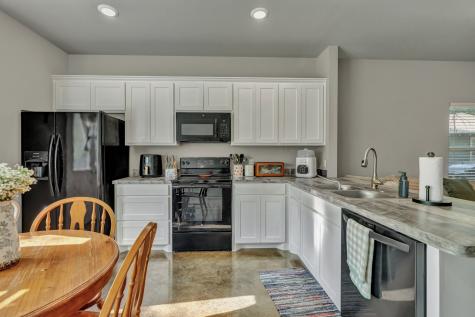 609 N Cummings Drive Alvarado TX 76009