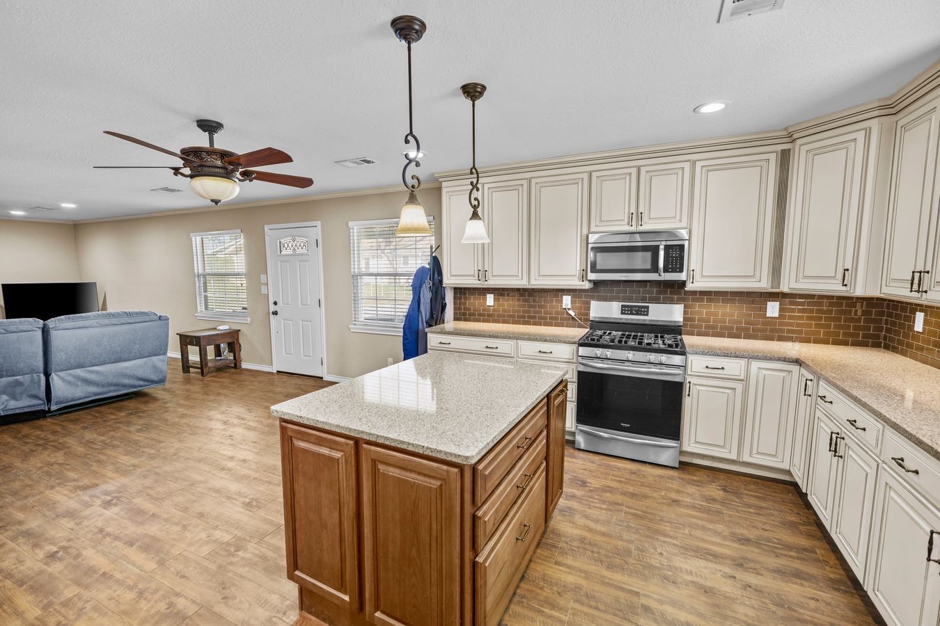 207 N Sand Street Comanche TX 76442