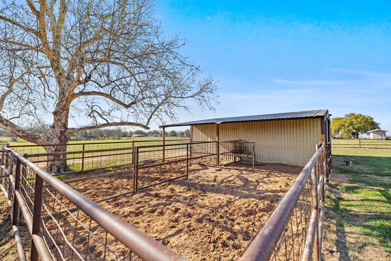 207 N Sand Street Comanche TX 76442
