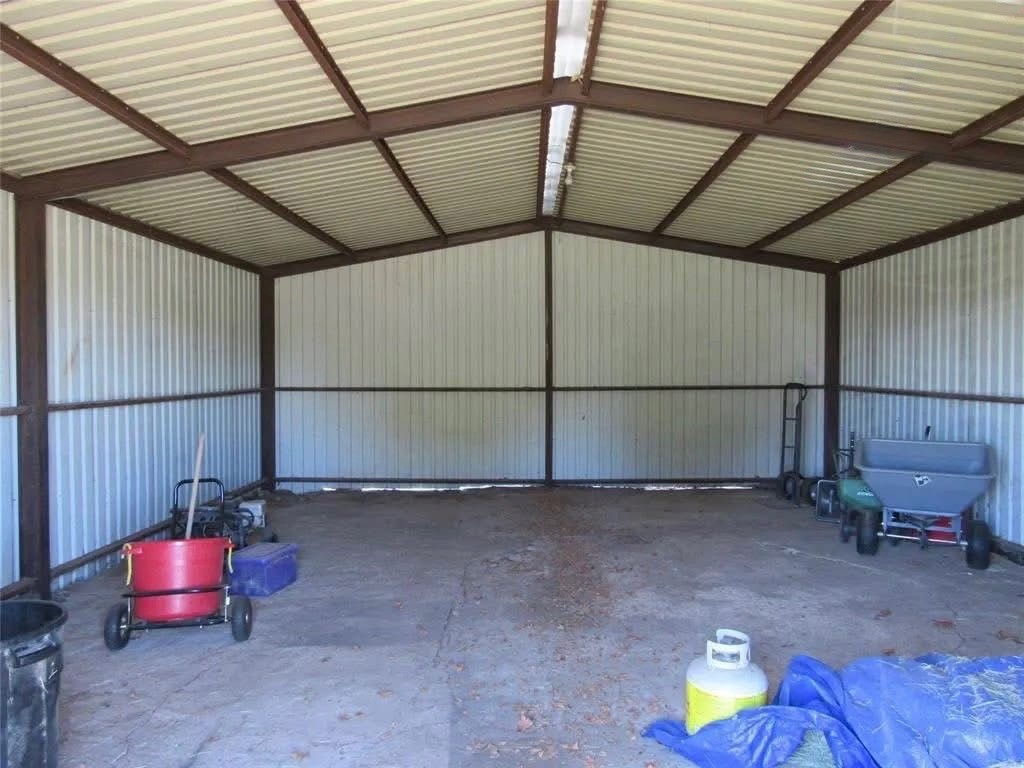 207 N Sand Street Comanche TX 76442