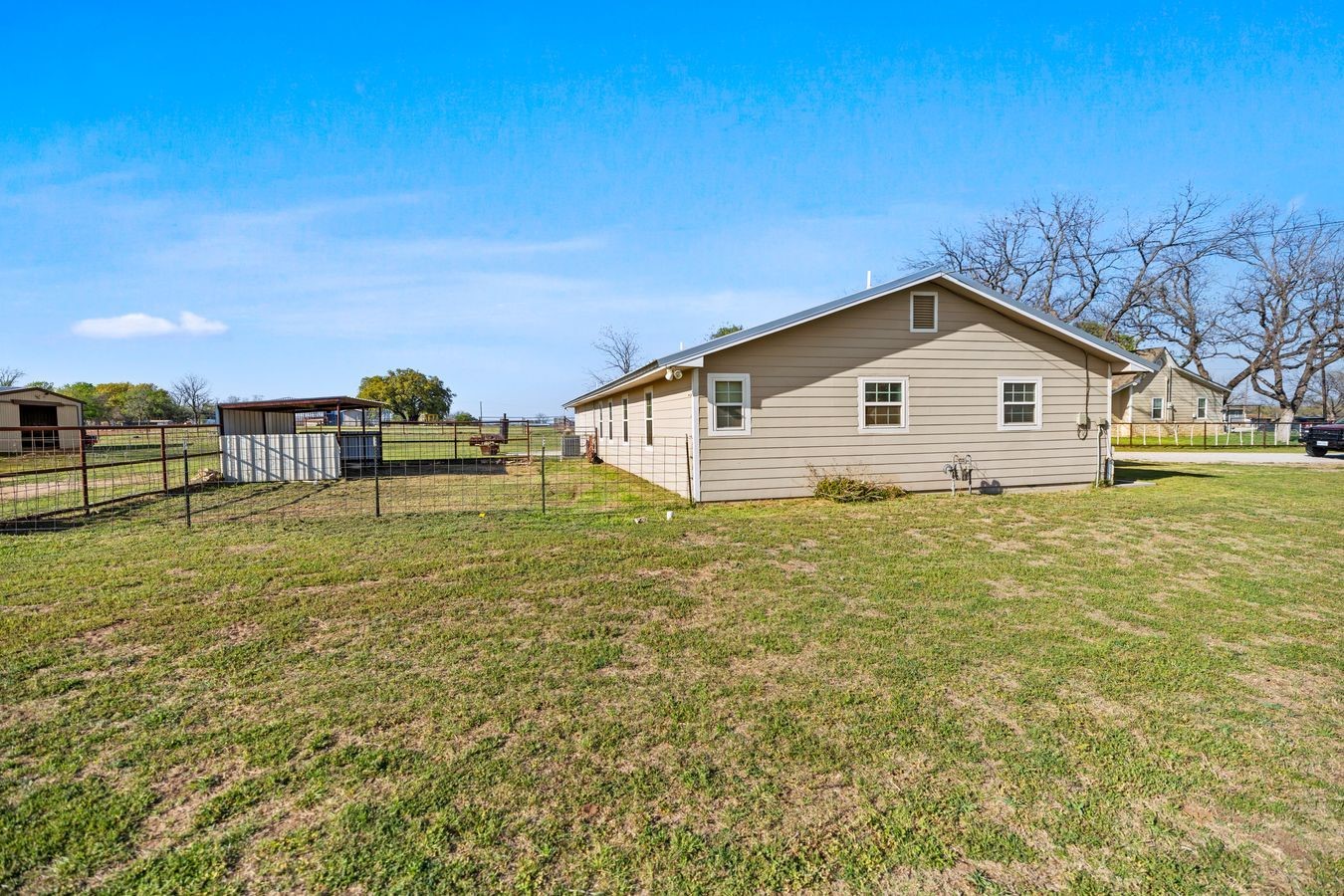 207 N Sand Street Comanche TX 76442