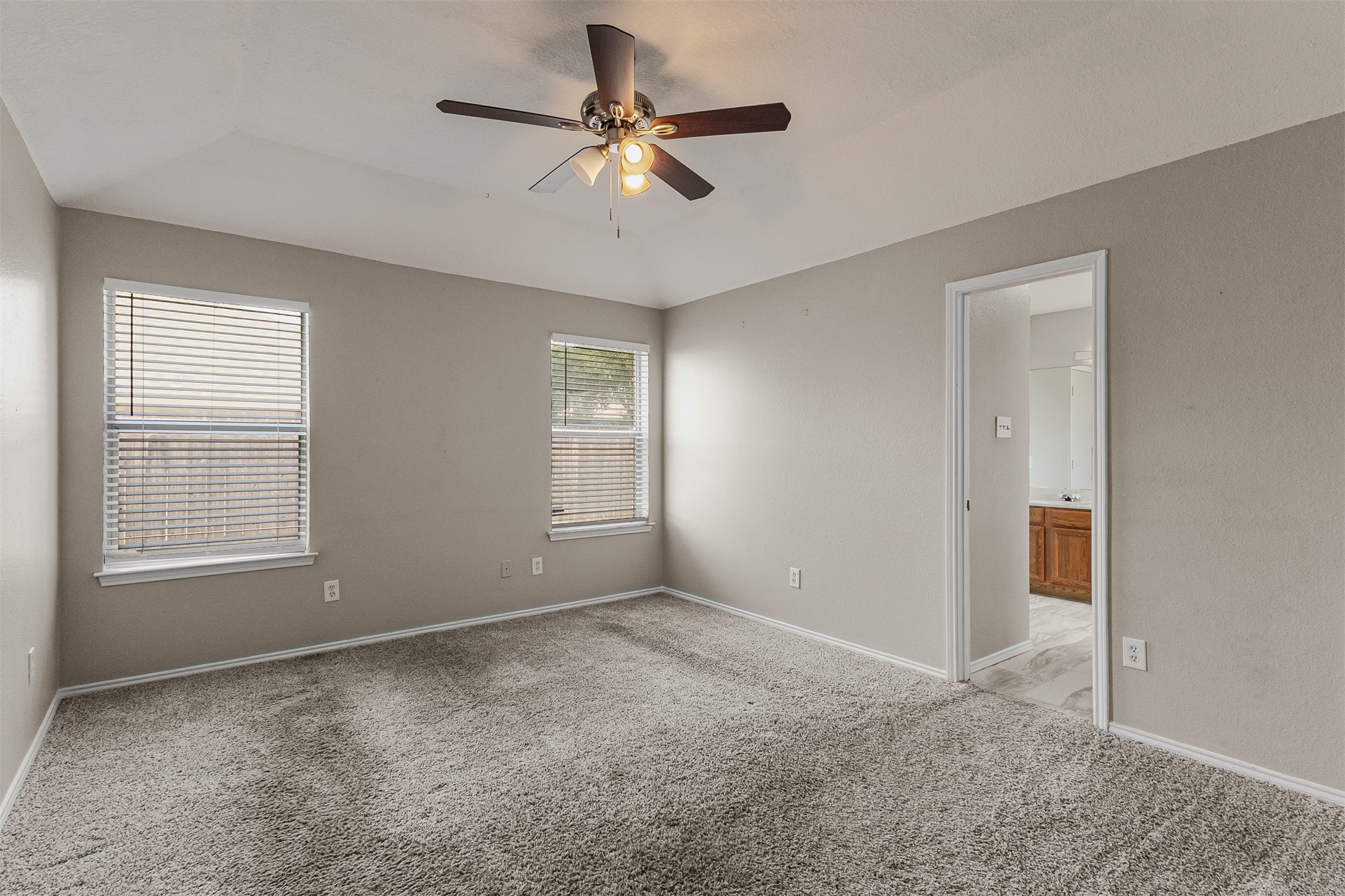1012 High Crest Drive Azle TX 76020