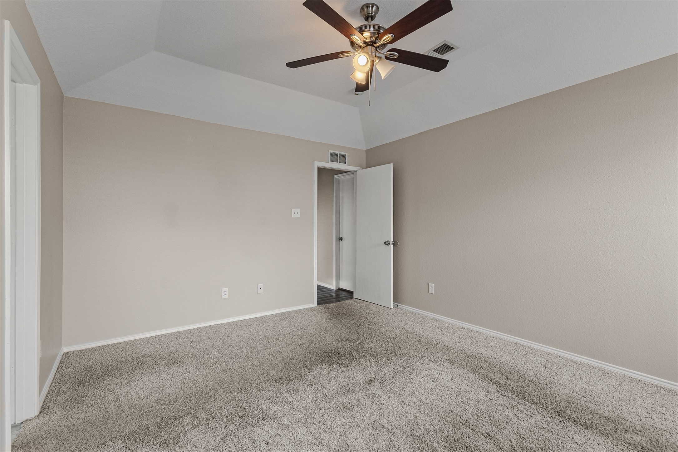 1012 High Crest Drive Azle TX 76020