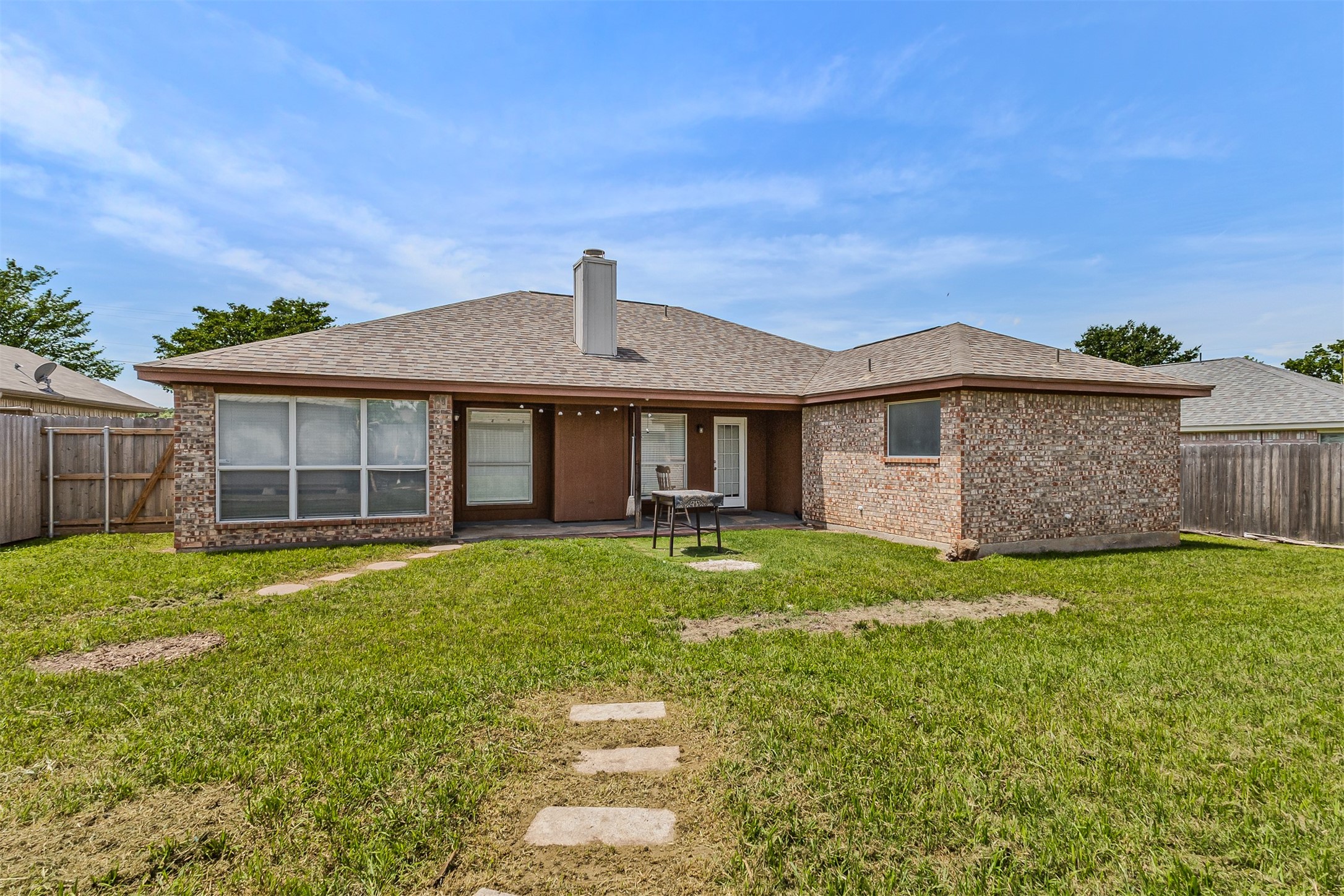 1012 High Crest Drive Azle TX 76020