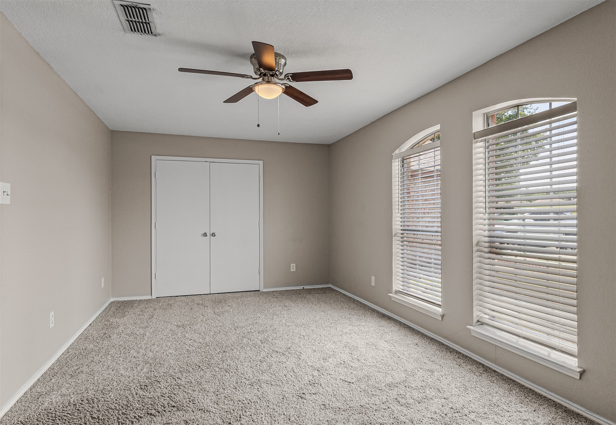 1012 High Crest Drive Azle TX 76020