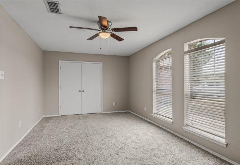 1012 High Crest Drive Azle TX 76020