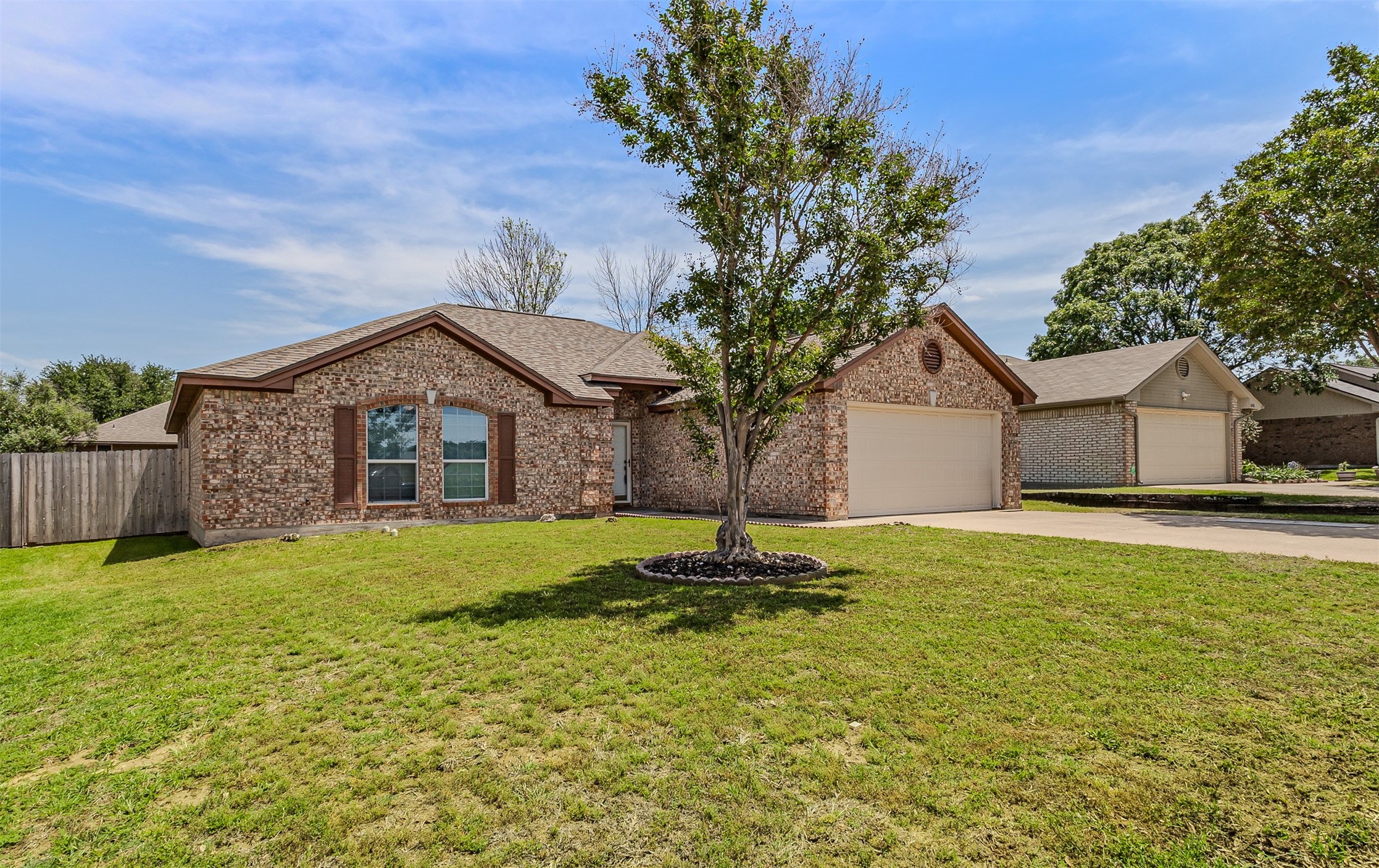 1012 High Crest Drive Azle TX 76020