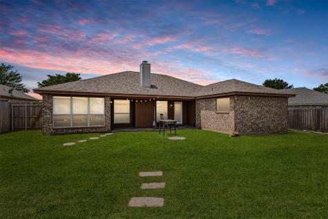 1012 High Crest Drive Azle TX 76020