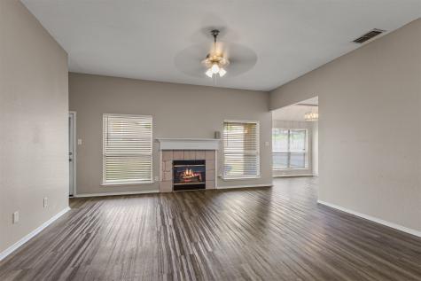 1012 High Crest Drive Azle TX 76020