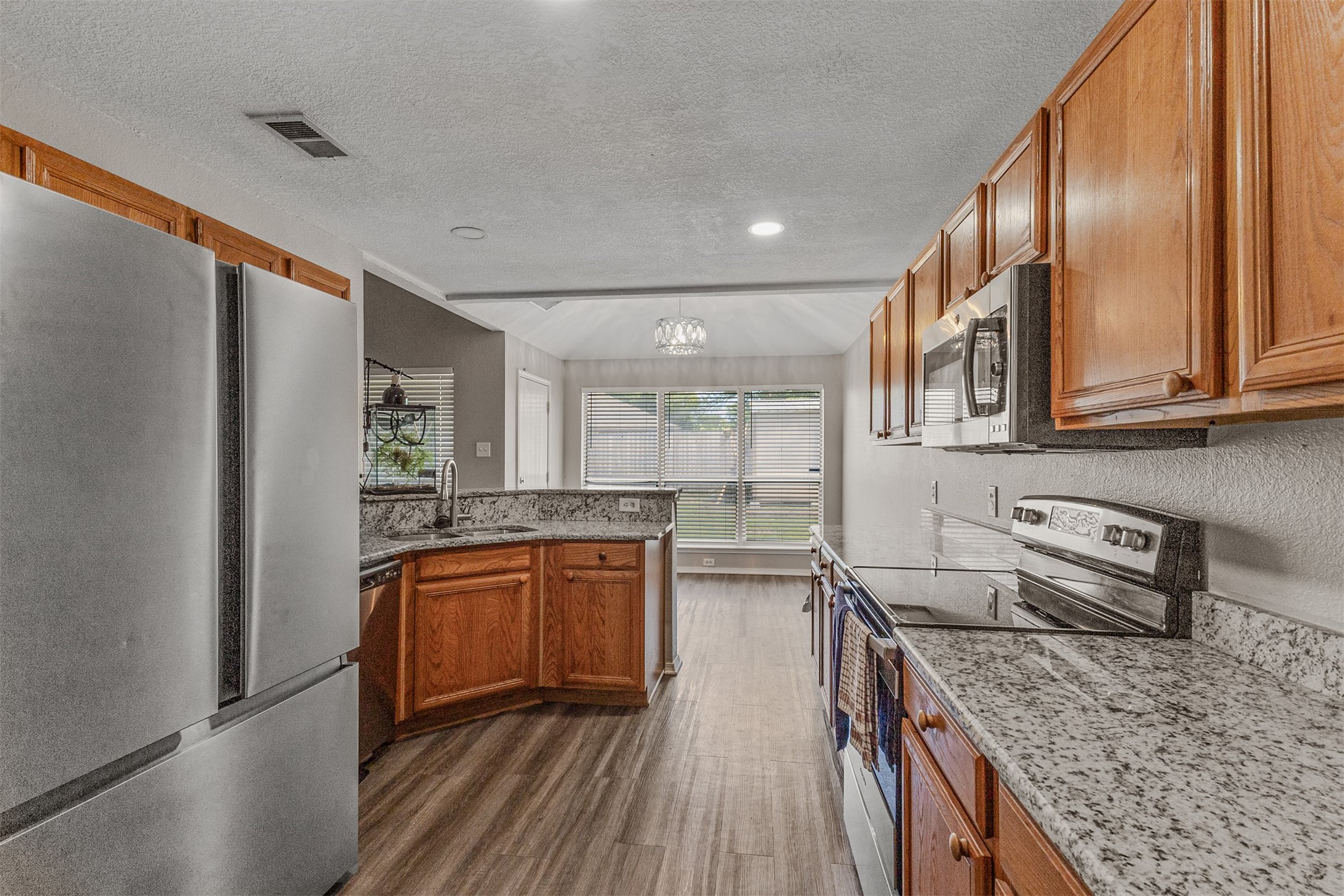 1012 High Crest Drive Azle TX 76020