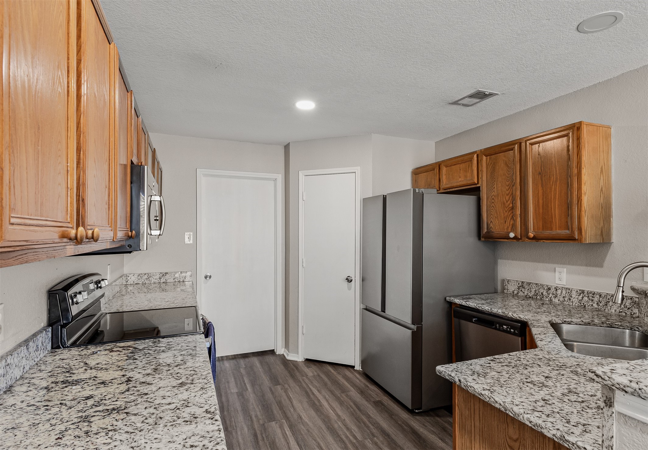 1012 High Crest Drive Azle TX 76020