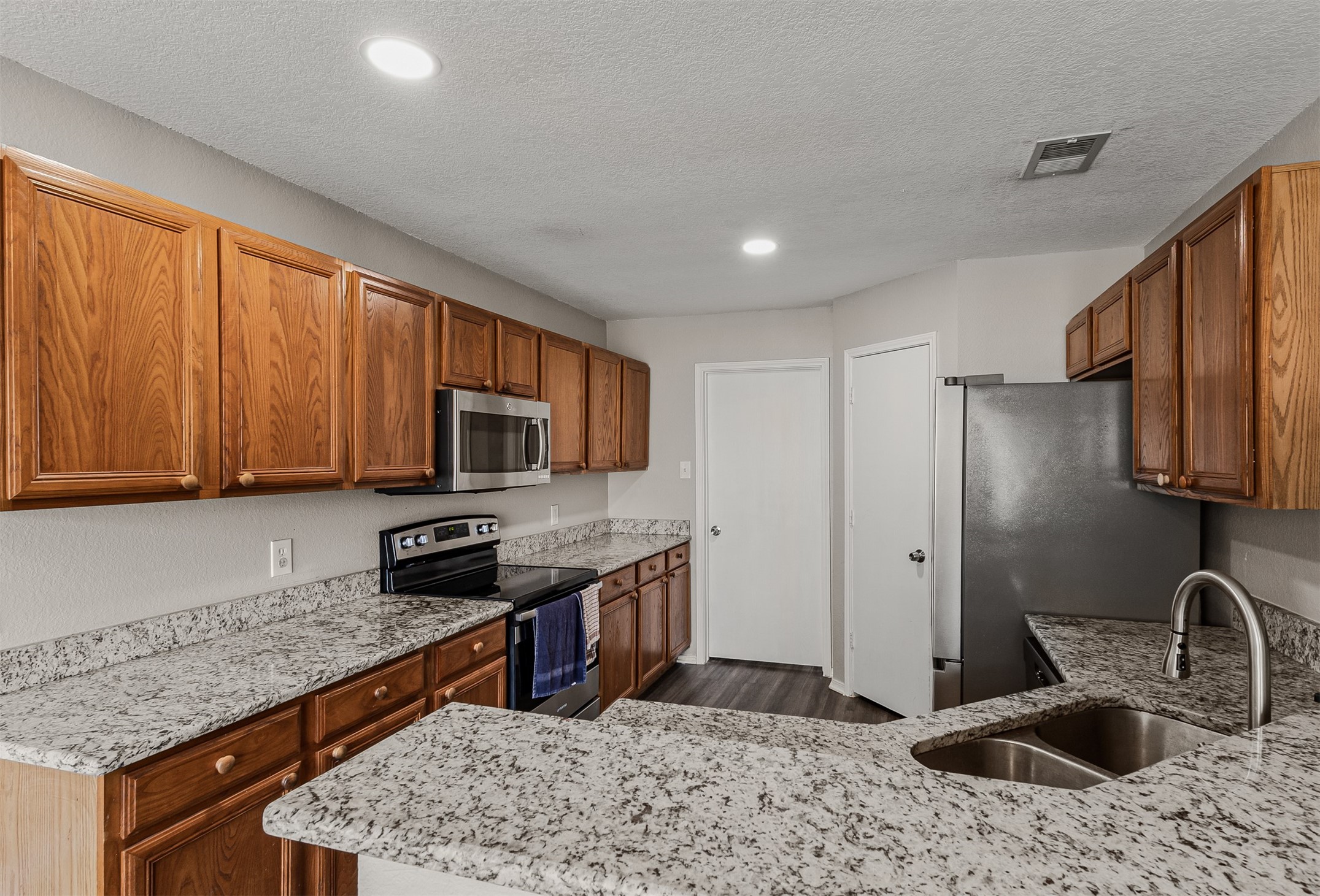 1012 High Crest Drive Azle TX 76020