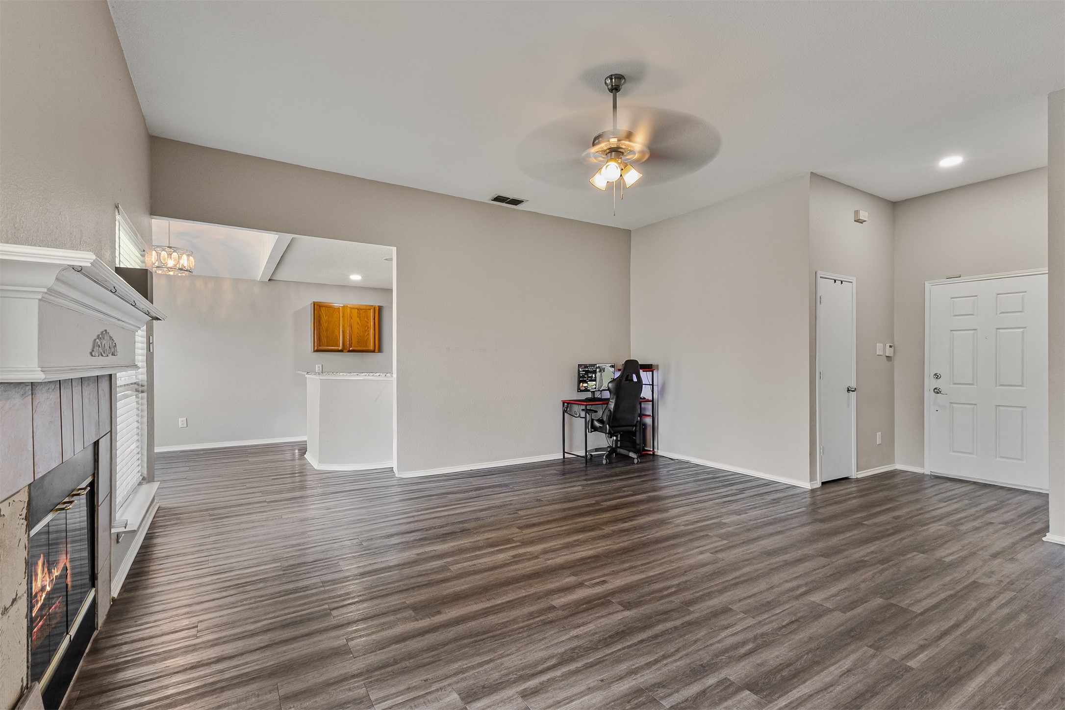 1012 High Crest Drive Azle TX 76020