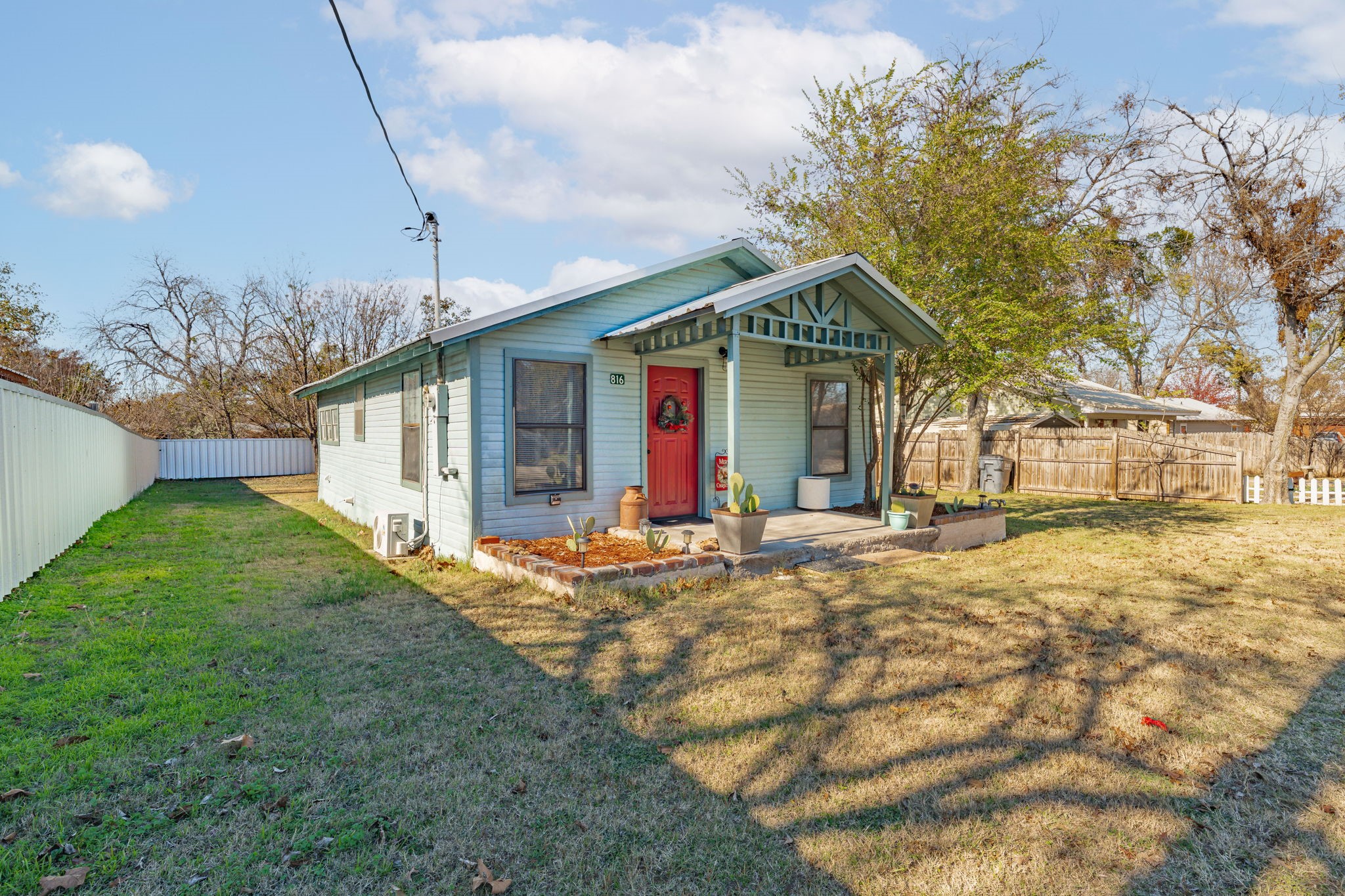 816 S Houston Street De Leon TX 76444