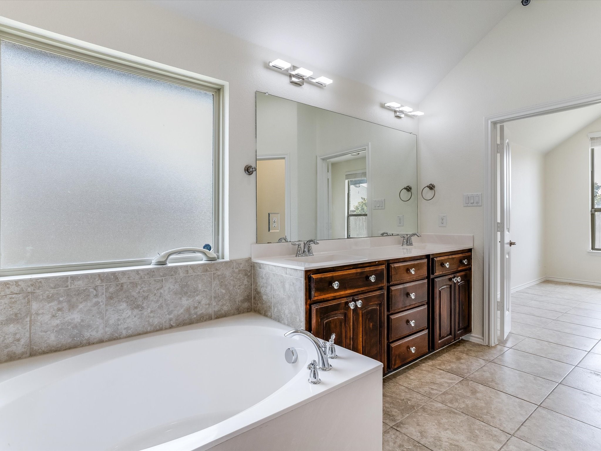 5 Duskview Lane Edgecliff Village TX 76134