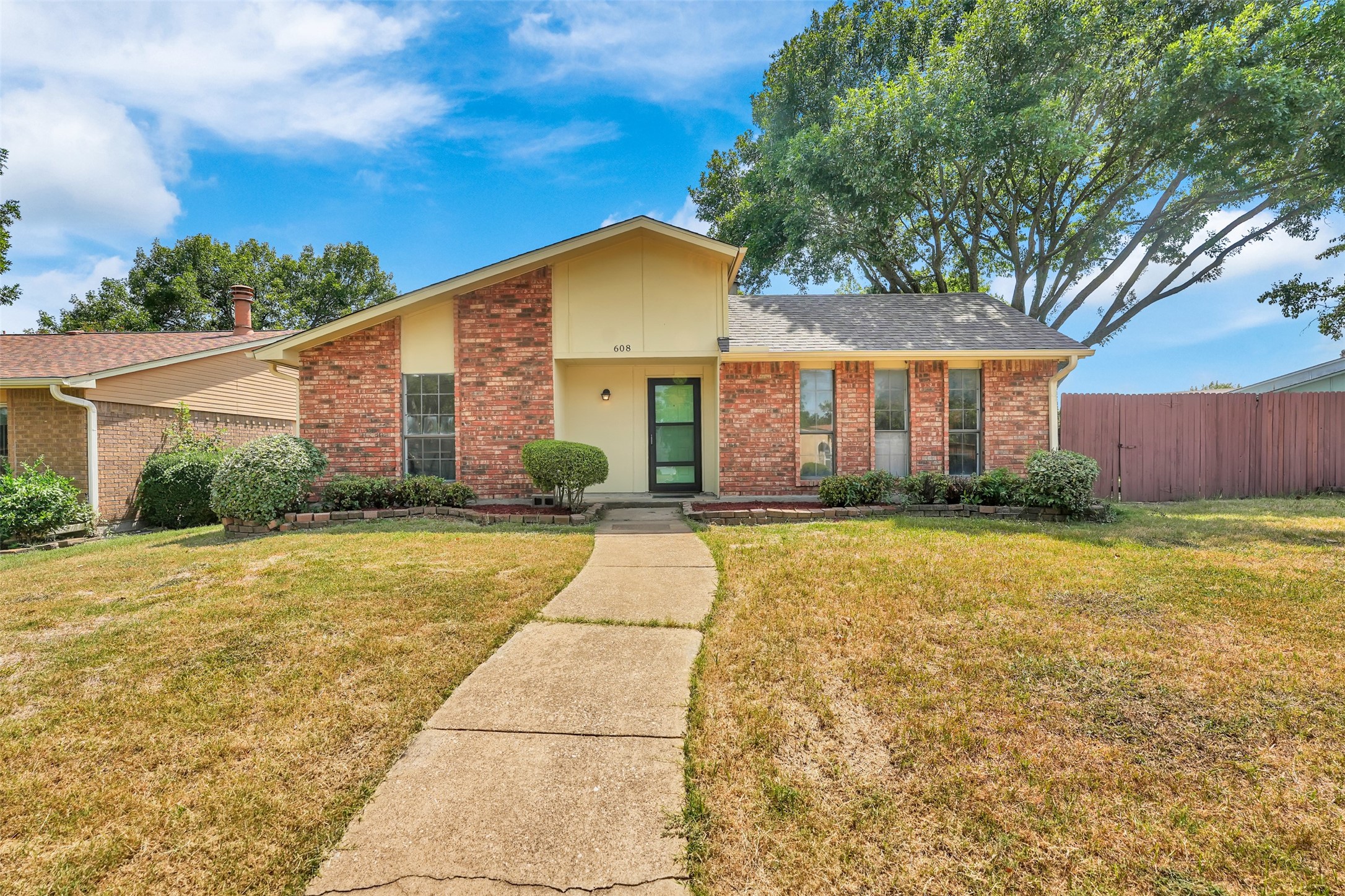 608 Via Del Sur Mesquite TX 75150