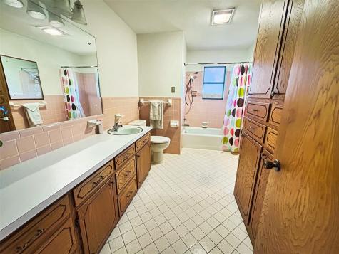 903 N Hoover Avenue Cameron TX 76520
