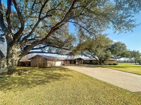903 N Hoover Avenue Cameron TX 76520