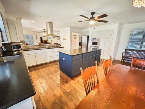 903 N Hoover Avenue Cameron TX 76520