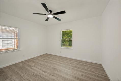 6825 Jewell Avenue Fort Worth TX 76112