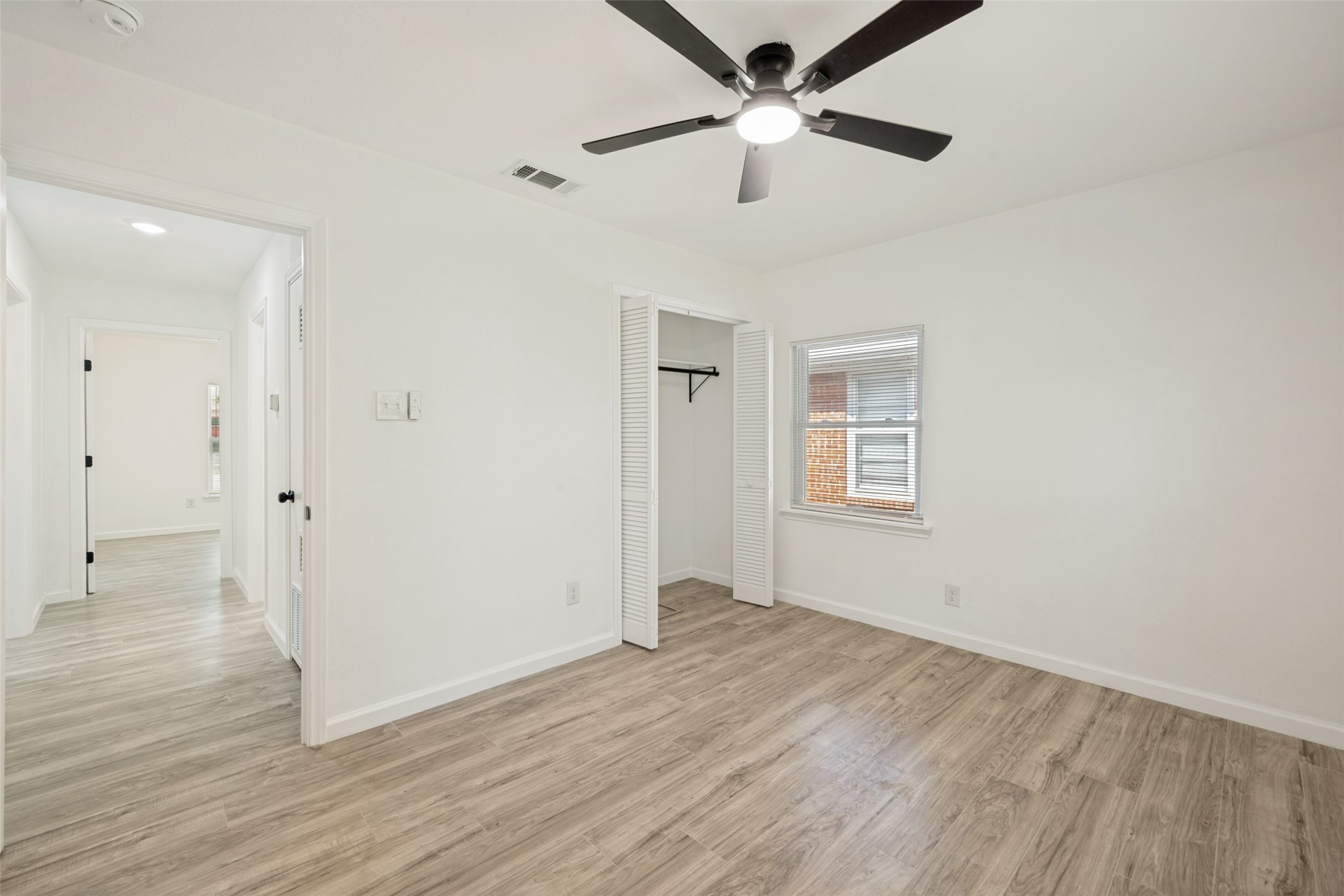 6825 Jewell Avenue Fort Worth TX 76112