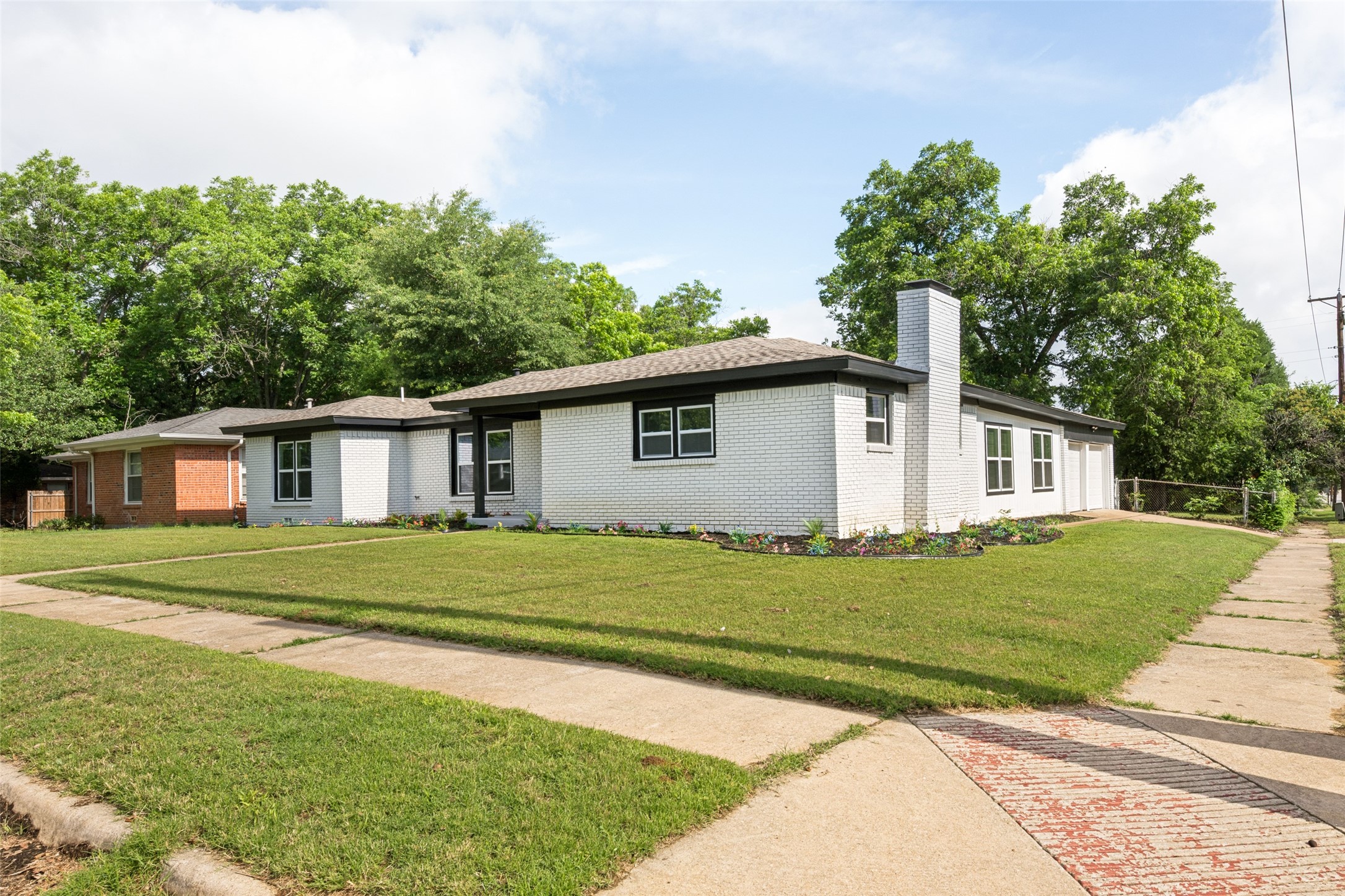 6825 Jewell Avenue Fort Worth TX 76112