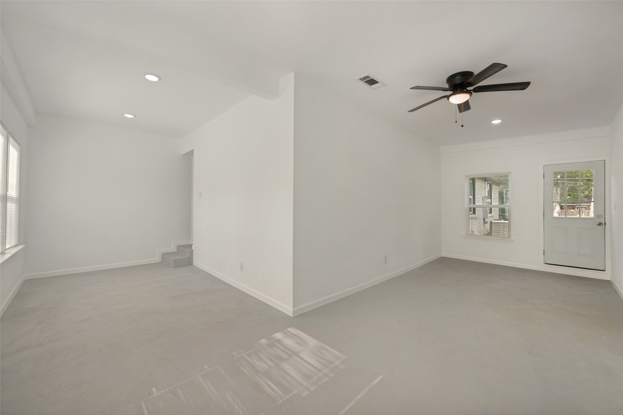 6825 Jewell Avenue Fort Worth TX 76112
