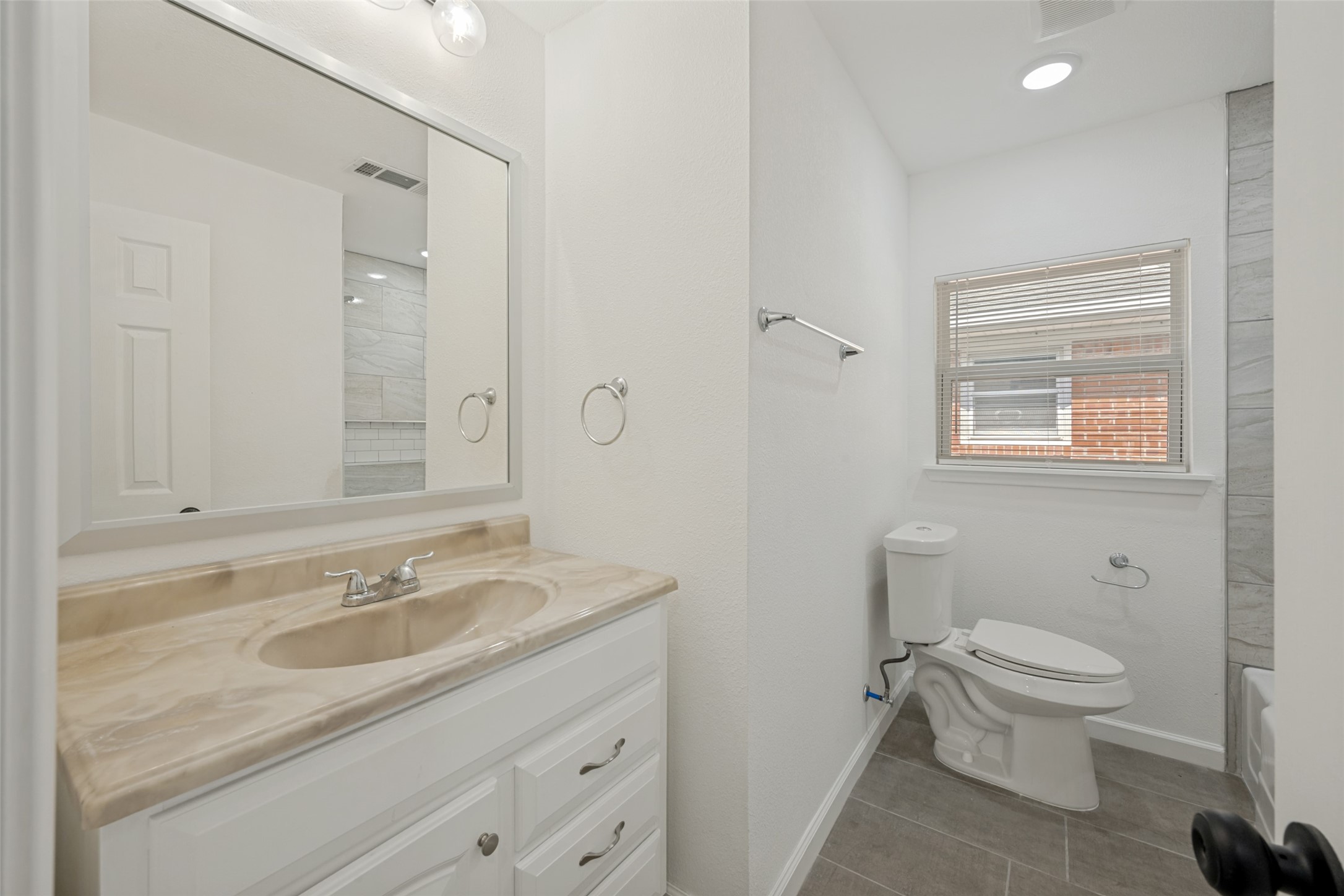 6825 Jewell Avenue Fort Worth TX 76112