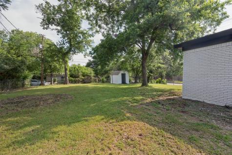 6825 Jewell Avenue Fort Worth TX 76112