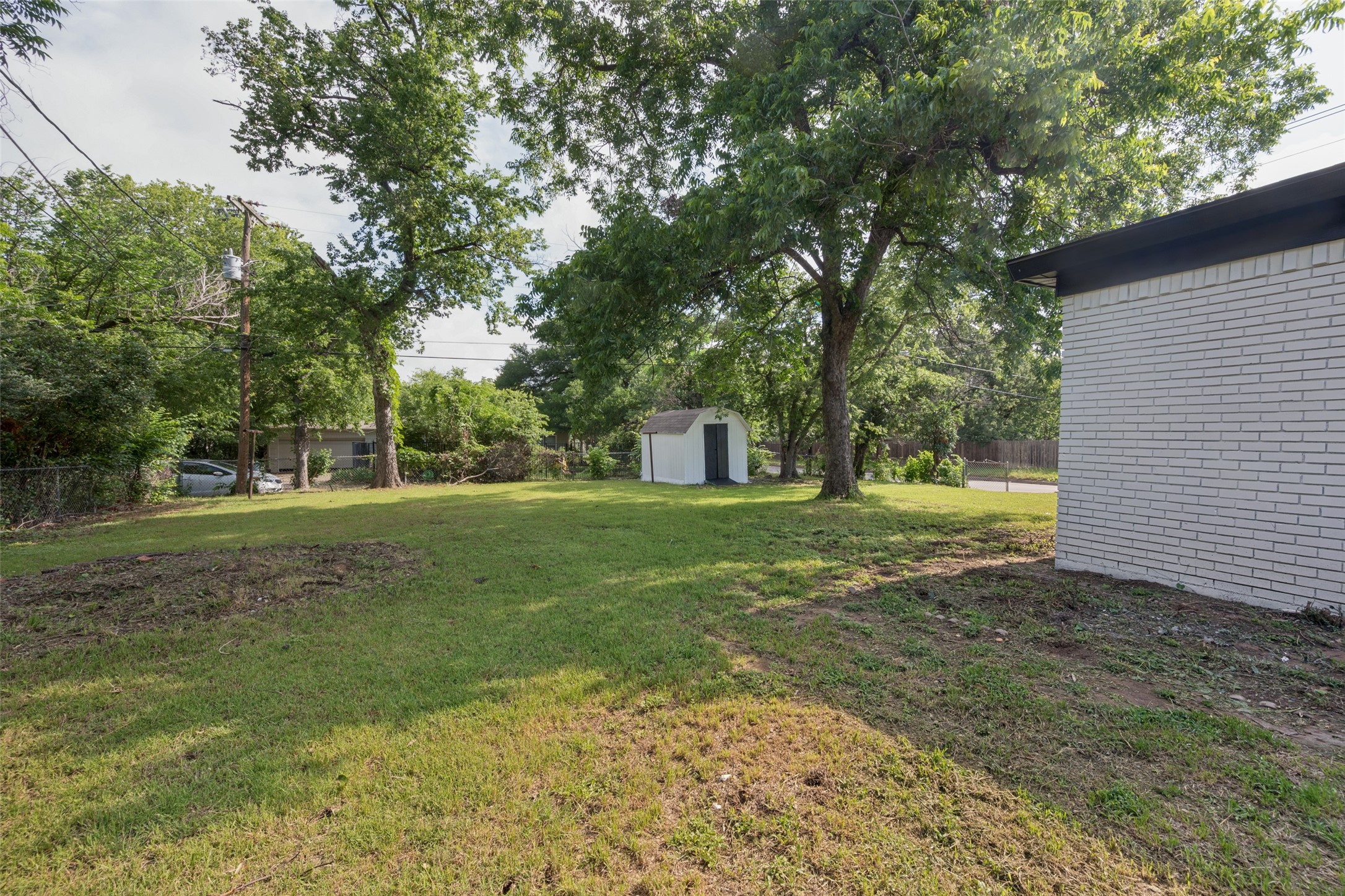 6825 Jewell Avenue Fort Worth TX 76112