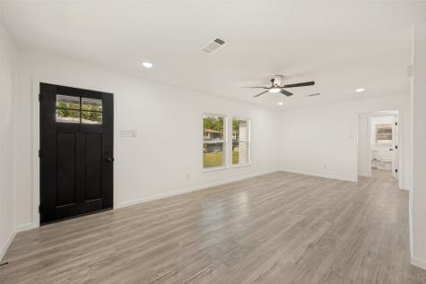 6825 Jewell Avenue Fort Worth TX 76112
