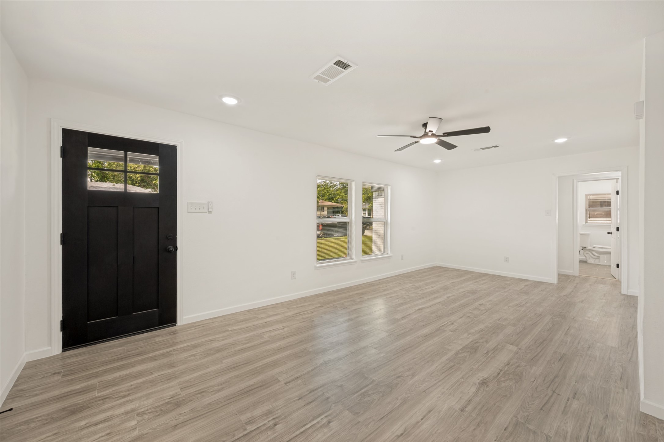 6825 Jewell Avenue Fort Worth TX 76112