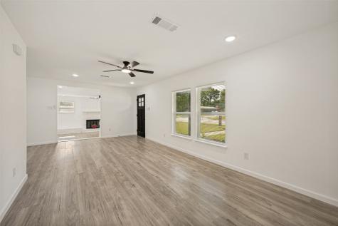 6825 Jewell Avenue Fort Worth TX 76112