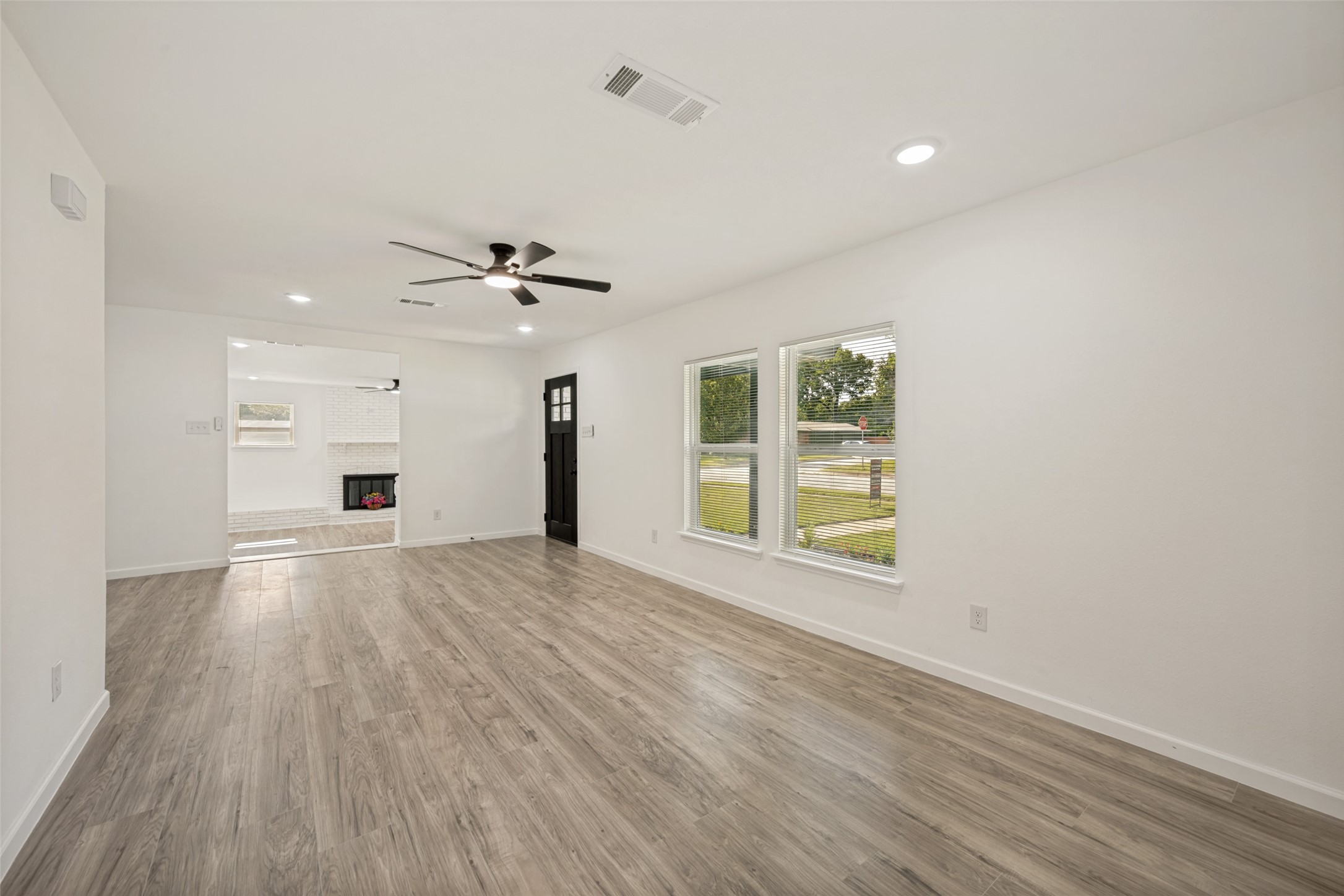 6825 Jewell Avenue Fort Worth TX 76112