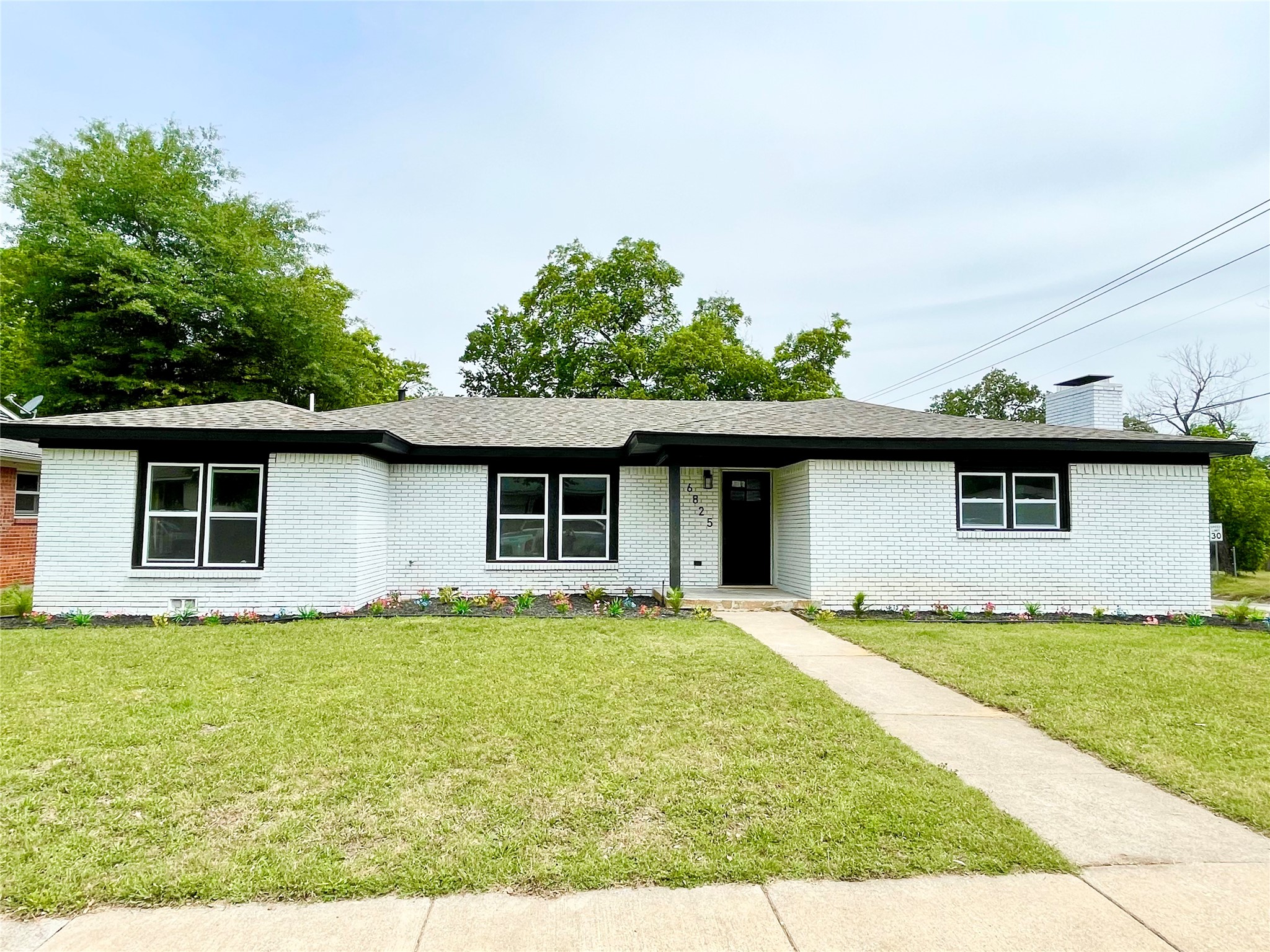 6825 Jewell Avenue Fort Worth TX 76112