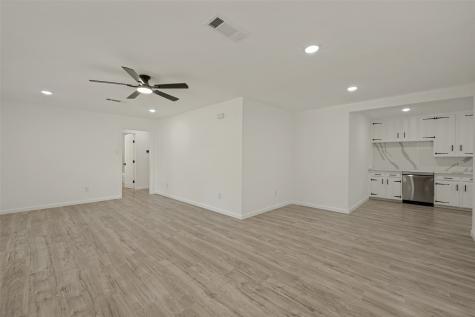6825 Jewell Avenue Fort Worth TX 76112
