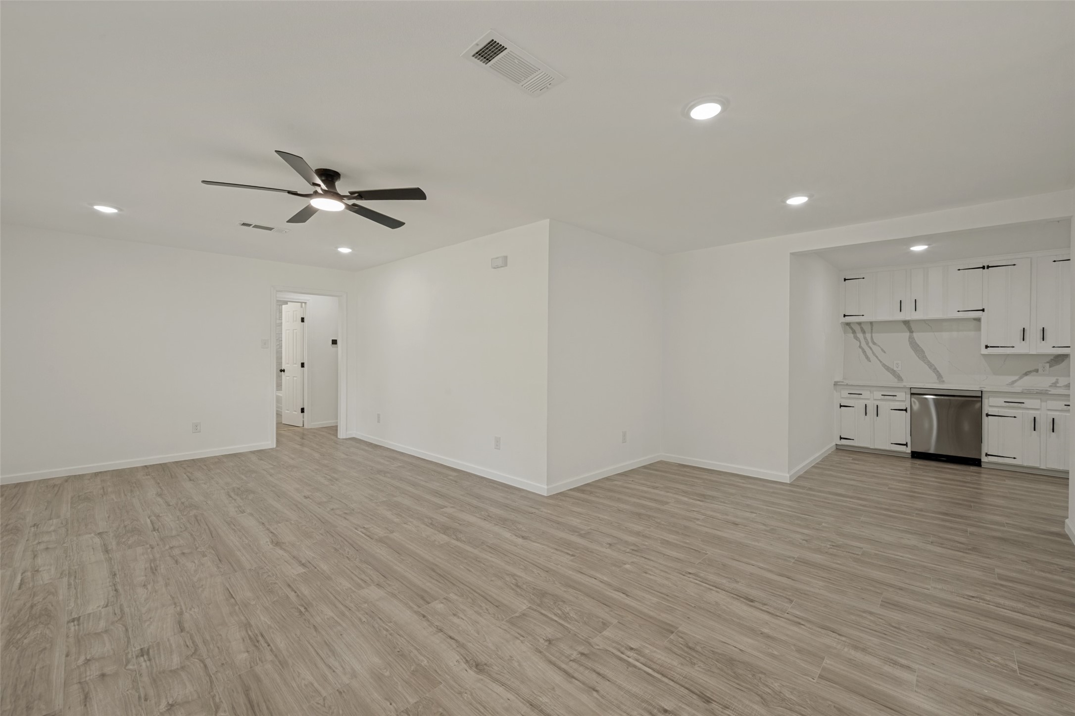 6825 Jewell Avenue Fort Worth TX 76112