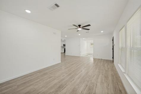 6825 Jewell Avenue Fort Worth TX 76112