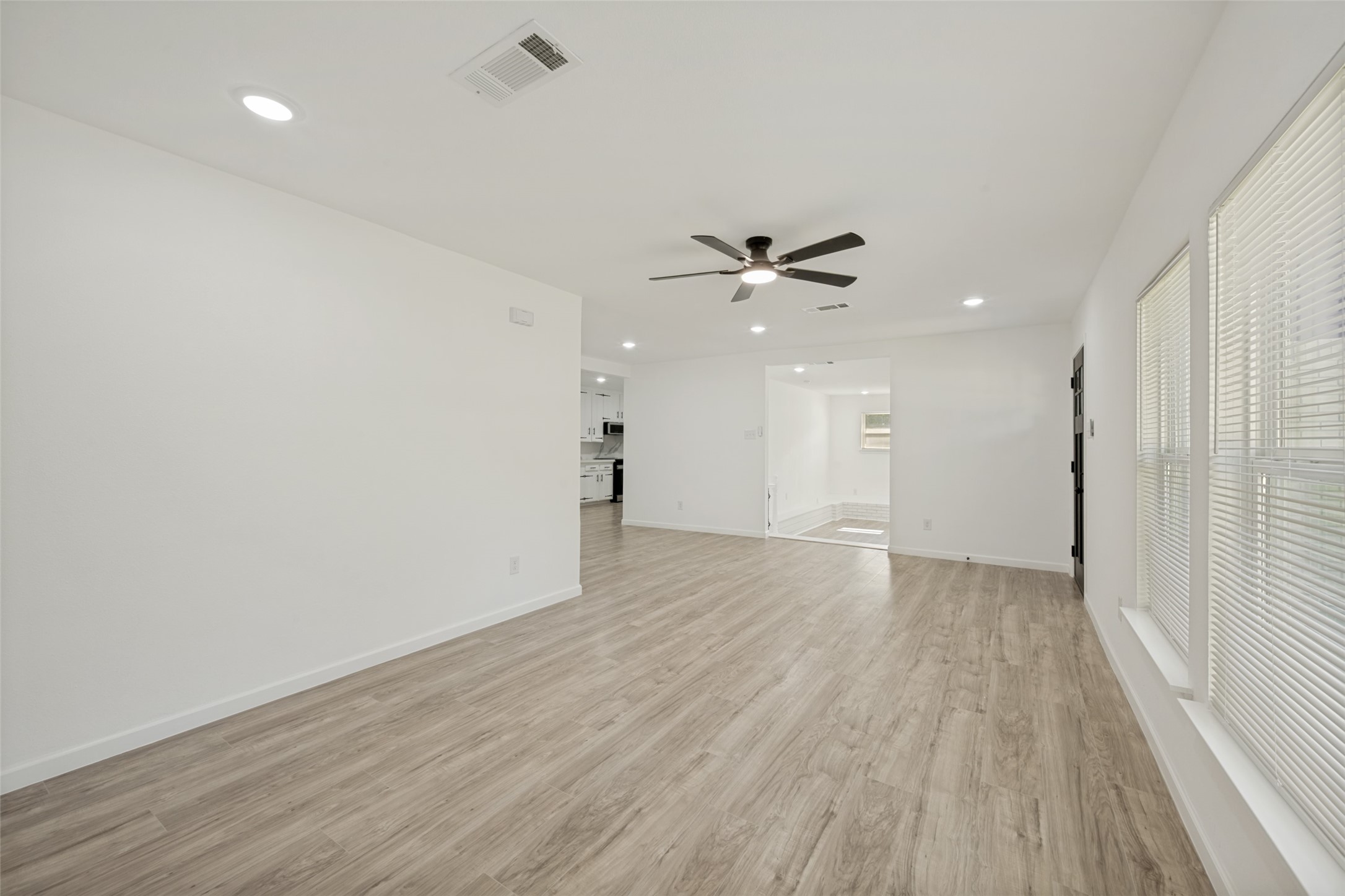 6825 Jewell Avenue Fort Worth TX 76112