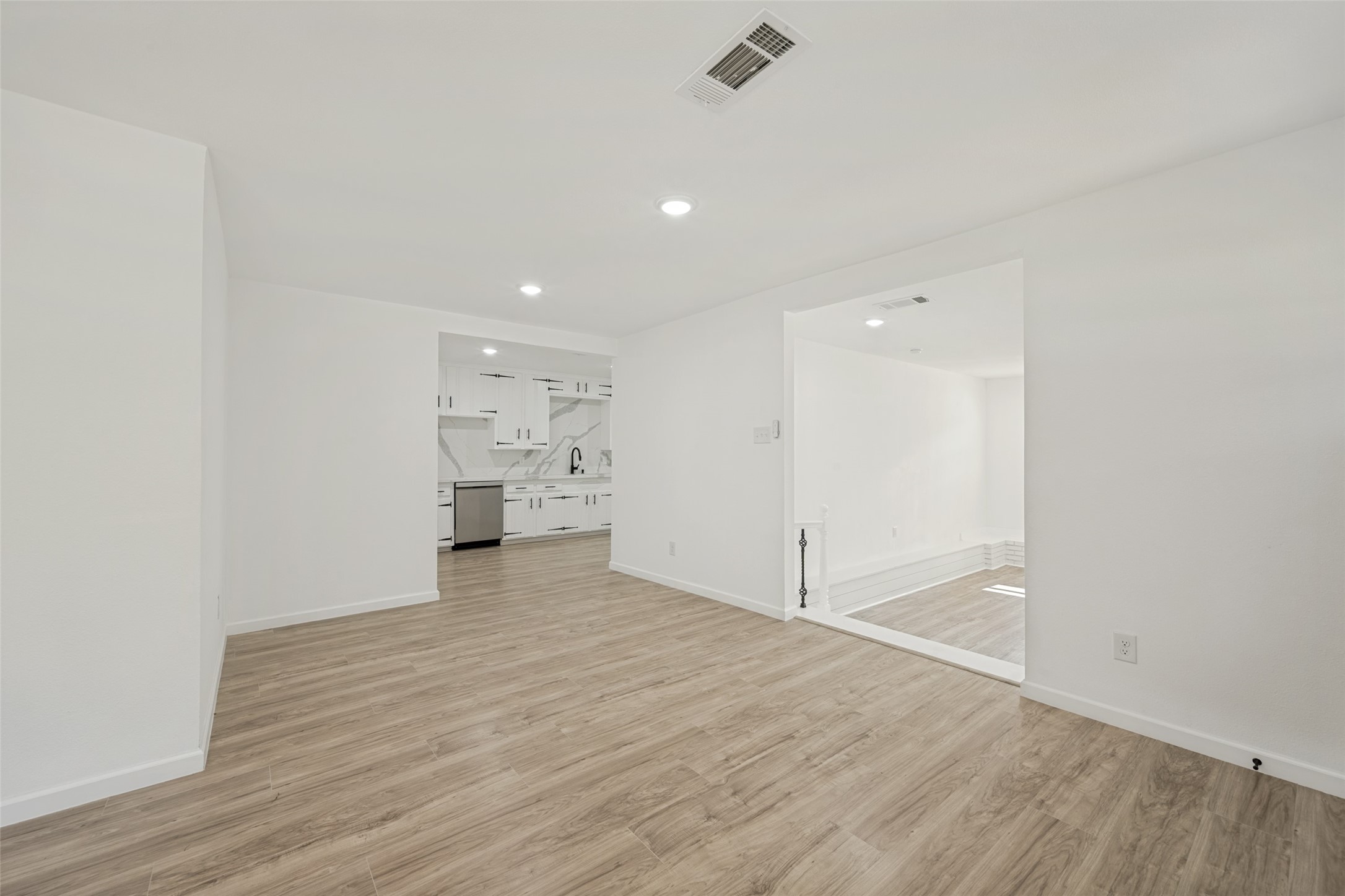 6825 Jewell Avenue Fort Worth TX 76112