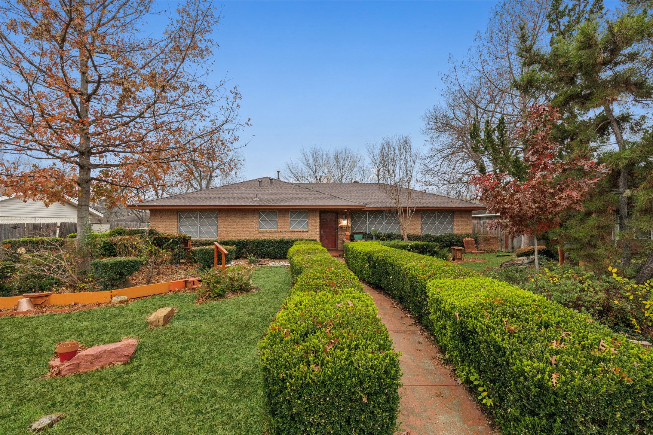 729 Danish Drive Grand Prairie TX 75050