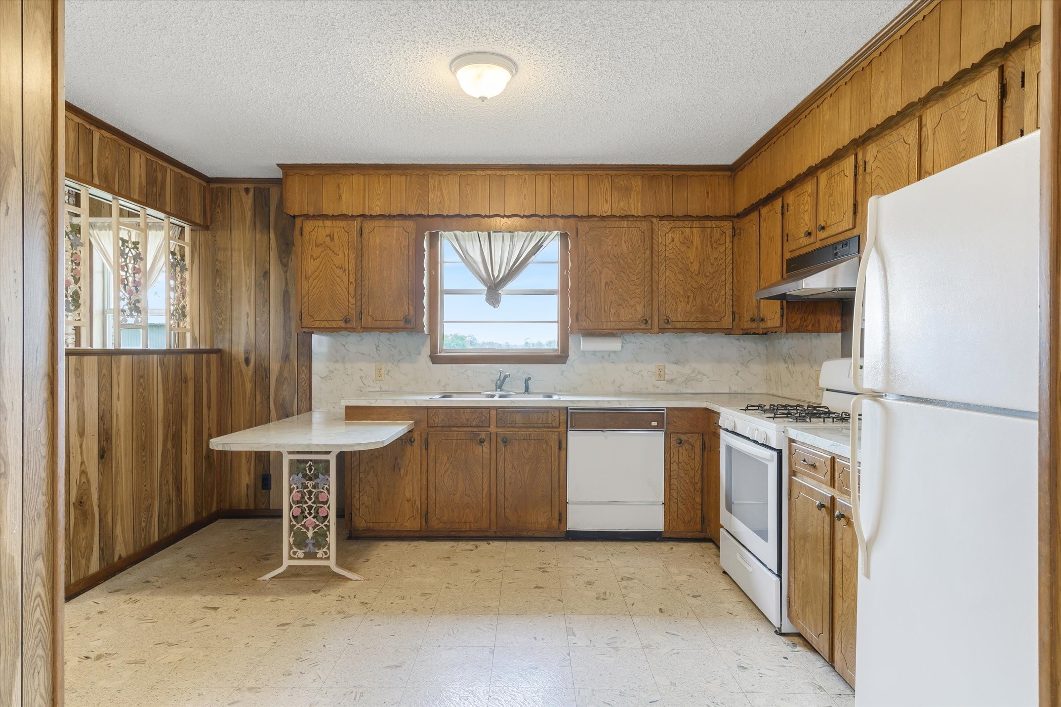 903 Vz County Road 1602 Grand Saline TX 75140