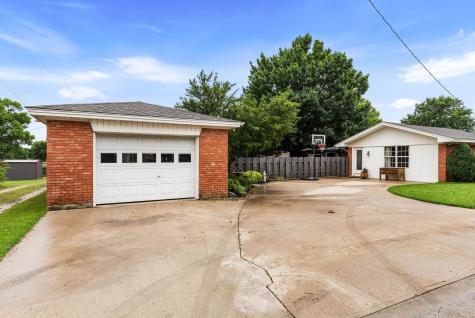 934 N Maple Street Muenster TX 76252