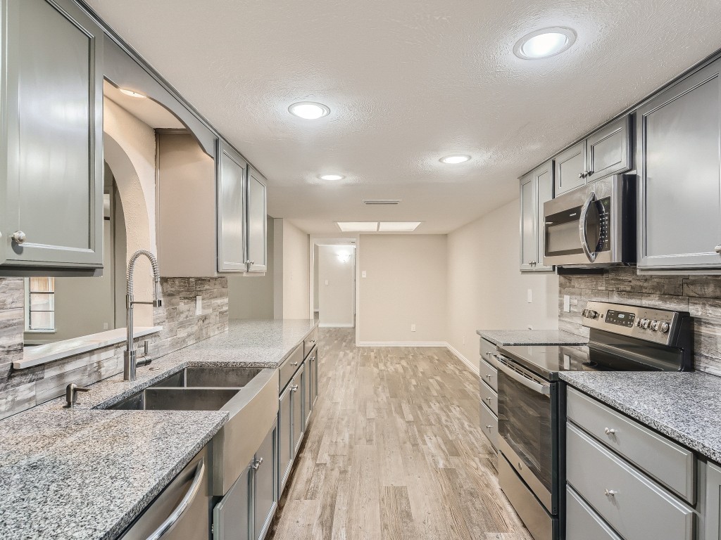 8505 Sikorski Lane Dallas TX 75228