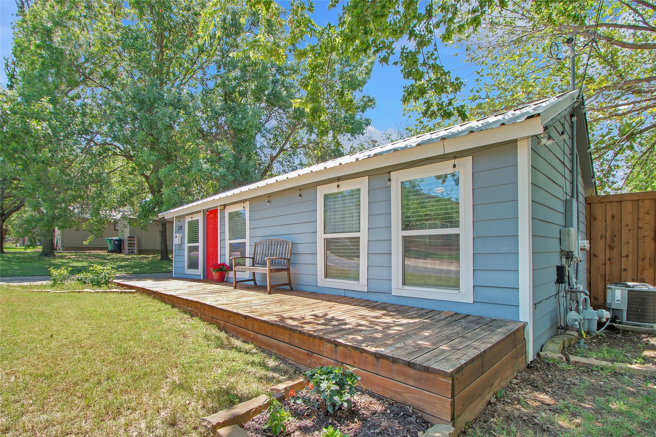 528 Pierce Street Denton TX 76201